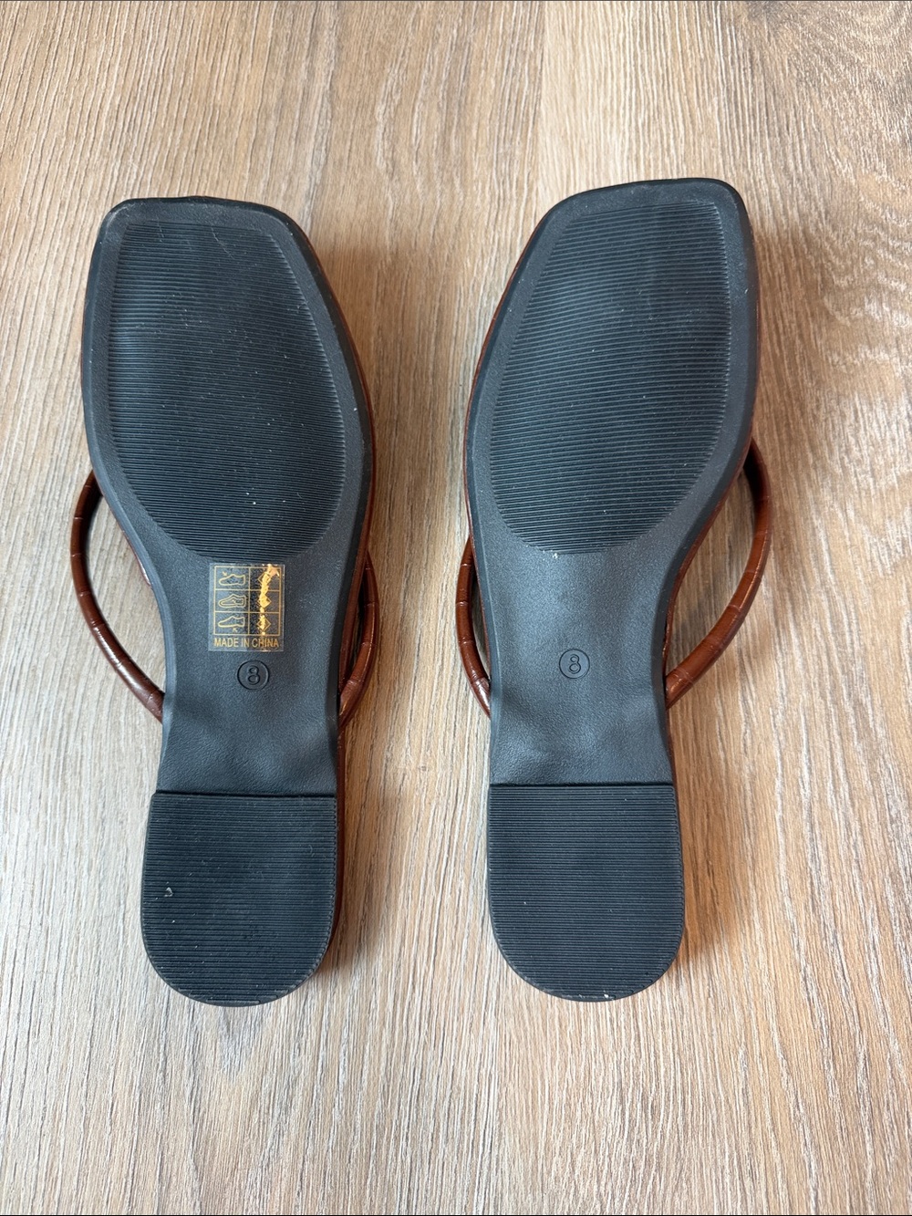 SHEIN Brown Croc-Embossed Square-Toe Thong Sandals - Picture 2 of 2